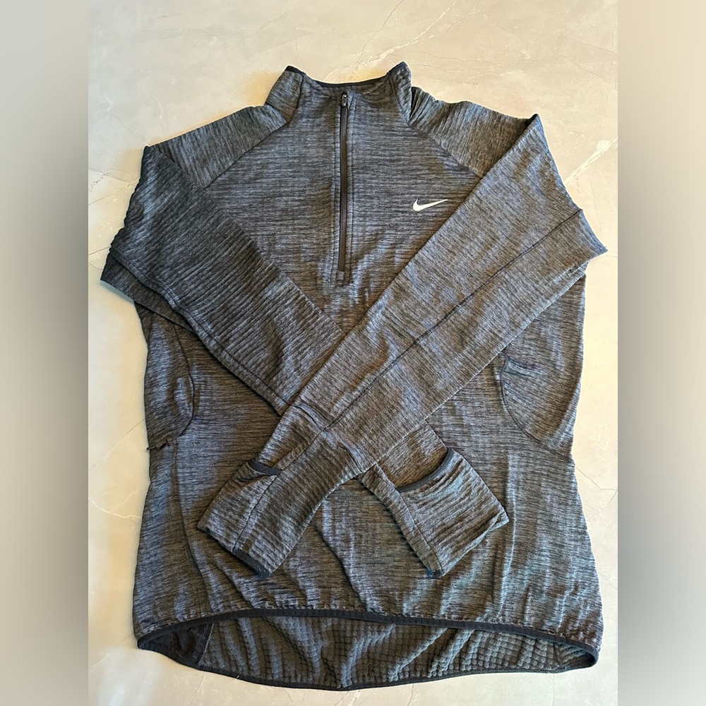 Nike Dri-fit Quarter Zip - size M
